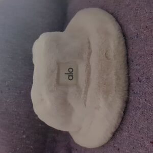 Alo Yoga Faux Fur Bucket Hat Ivory White